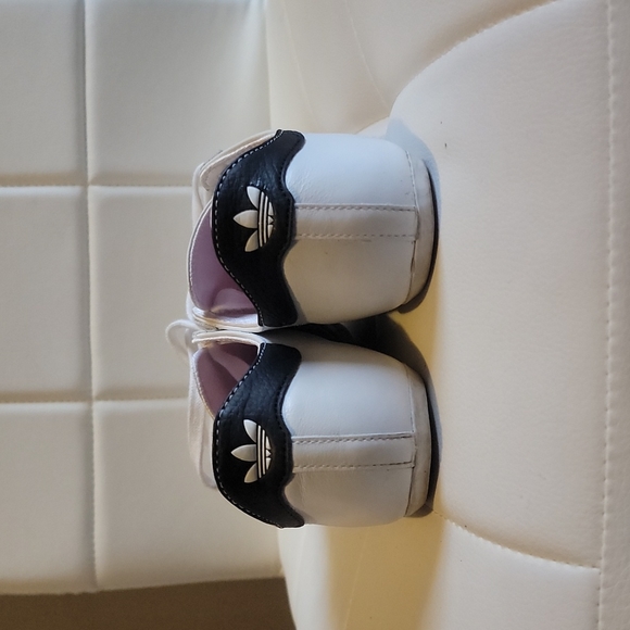 Adidas sneakers - Picture 3 of 4